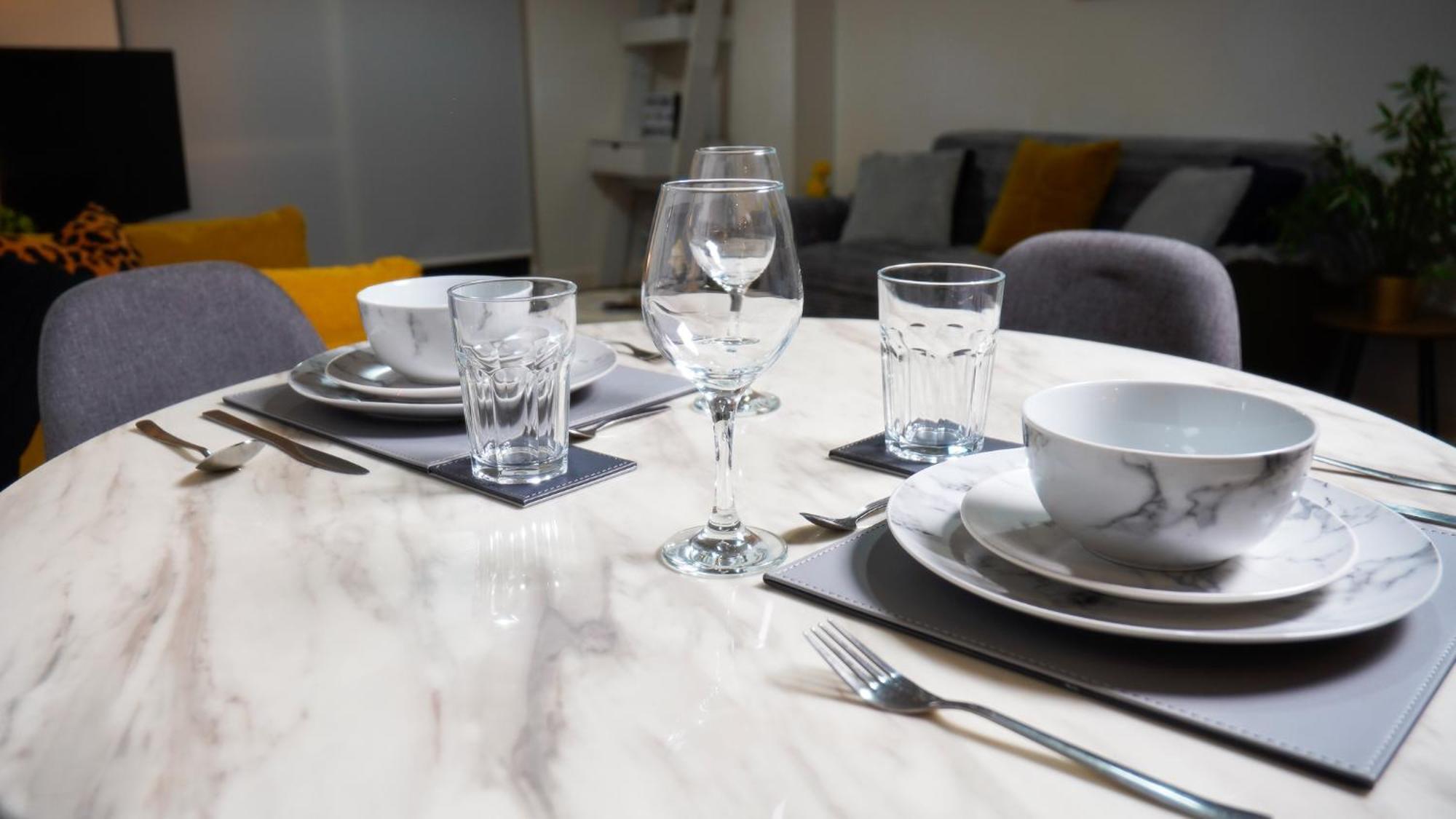 Manchester City Centre Apt With Balcony & Free Parking - Including Free 1-Hour Early Check-In Or Late Check-Out For Bookings Until July, Justeat Voucher For 2-Night Stays Minimum! Extérieur photo