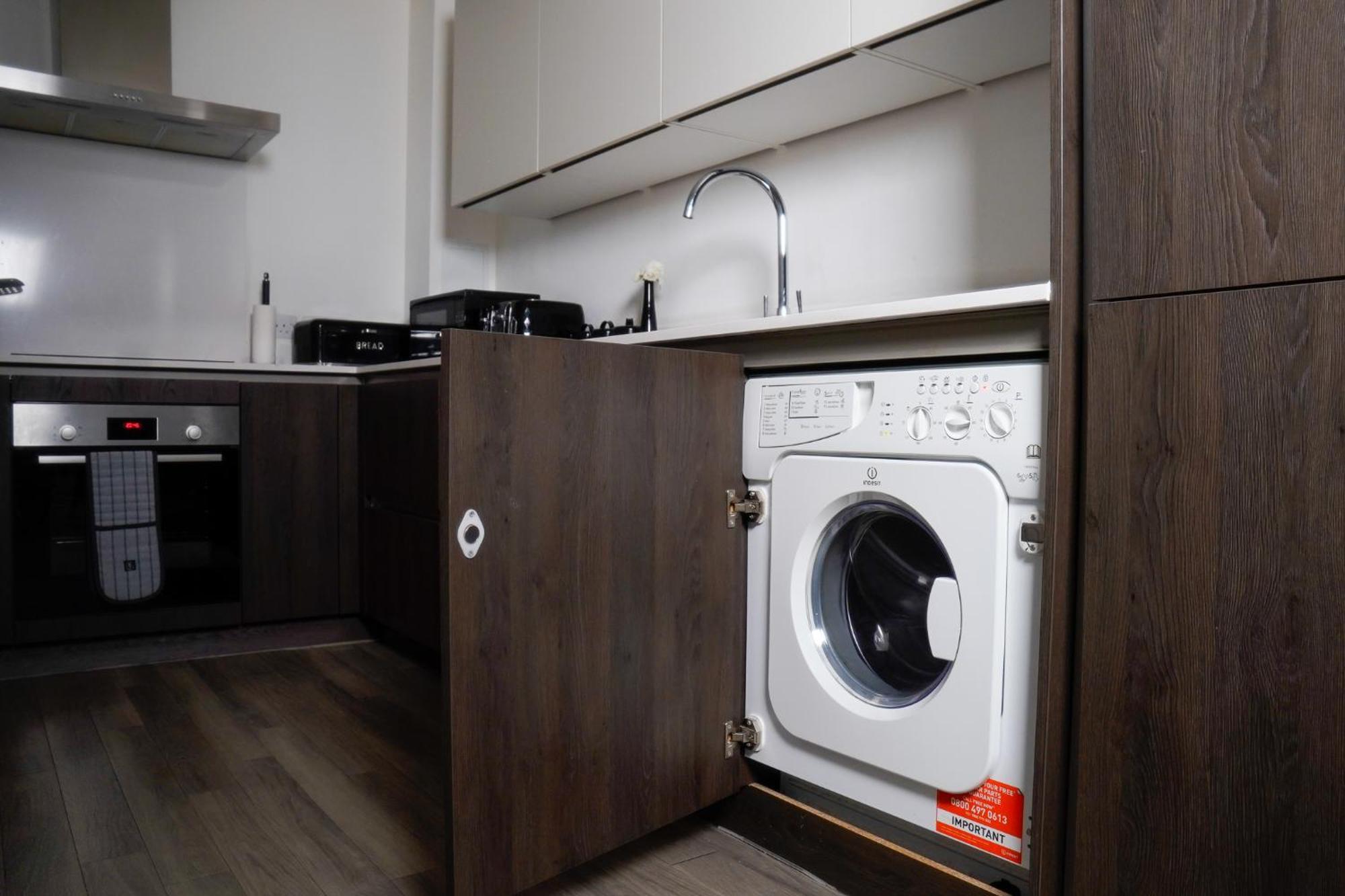Manchester City Centre Apt With Balcony & Free Parking - Including Free 1-Hour Early Check-In Or Late Check-Out For Bookings Until July, Justeat Voucher For 2-Night Stays Minimum! Extérieur photo